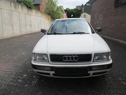 Weiß Gebraucht 1993 Audi 80 Kombi | 2.400 €
