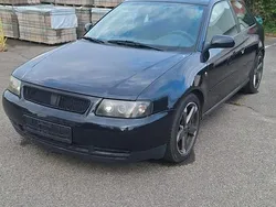 Blau Gebraucht 1997 Audi A3 Design Limousine | 1.300 € (Fairer Preis)