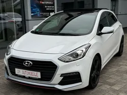 Weiß Gebraucht 2016 Hyundai i30 Turbo Limousine | 9.990 € (Superpreis)