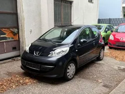 Schwarz Gebraucht 2009 Peugeot 107 Urban Move Kleinwagen | 2.850 € (Fairer Preis)