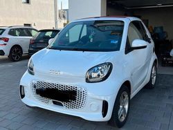Weiß Gebraucht 2020 Smart ForTwo Electric Drive Cabrio | 10.400 € (Etwas zu teuer)