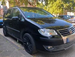 Schwarz Gebraucht 2010 VW Touran Van / Kleinbus | 5.800 € (Superpreis)