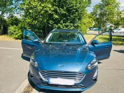 Blau Gebraucht 2020 Ford Focus Kombi | 16.400 € (Fairer Preis)