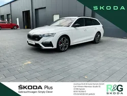 Weiss Gebraucht 2021 Skoda Octavia First Edition Kombi | 32.570 € (Fairer Preis)