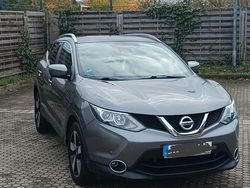 Grau Gebraucht 2015 Nissan Qashqai 360º SUV | 12.500 € (Guter Preis)