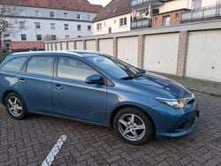Blau Gebraucht 2016 Toyota Auris Kombi | 11.300 € (Guter Preis)