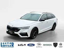 Weiß Gebraucht 2022 Skoda Octavia RS Kombi | 29.940 € (Fairer Preis)
