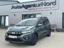Grün Gebraucht 2024 Dacia Jogger Extreme Van / Kleinbus | 21.450 € (Fairer Preis)
