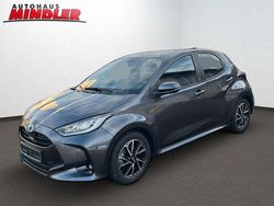 Grau Gebraucht 2022 Toyota Yaris Hybrid Team Limousine | 19.790 € (Fairer Preis)