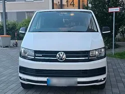 Weiß Gebraucht 2016 VW Caravelle Van / Kleinbus | 20.000 €