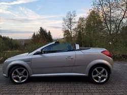 Silber Gebraucht 2005 Opel Tigra Sport Cabrio | 3.400 € (Fairer Preis)