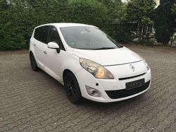 Weiß Gebraucht 2010 Renault Grand Scénic III Dynamique Van / Kleinbus | 2.325 € (Fairer Preis)