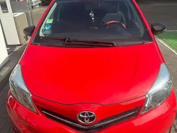 Rot Gebraucht 2013 Toyota Yaris Kleinwagen | 5.500 € (Fairer Preis)