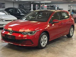 Rot Gebraucht 2021 VW Golf VIII Life Limousine | 18.800 € (Fairer Preis)
