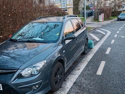 Grau Gebraucht 2011 Hyundai i30 Kombi | 5.100 € (Etwas zu teuer)