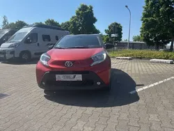 Chili red Gebraucht 2024 Toyota Aygo Team Kleinwagen | 16.590 € (Etwas zu teuer)