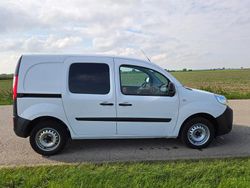 Weiß Gebraucht 2020 Renault Kangoo | 8.700 € (Guter Preis)