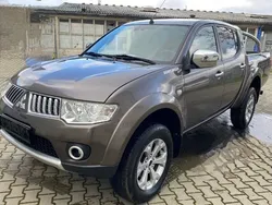 Braun Gebraucht 2012 Mitsubishi L200 Abholung | 13.999 € (Teuer)
