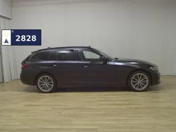 Schwarz Gebraucht 2021 BMW 320 Sport Line Kombi | 20.980 € (Guter Preis)