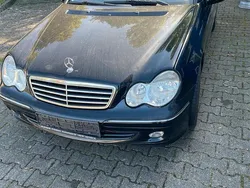 Schwarz Gebraucht 2005 Mercedes C220 Avantgarde Kombi | 1.100 € (Fairer Preis)