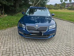 Blau Gebraucht 2017 Skoda Superb Kombi | 15.500 € (Fairer Preis)
