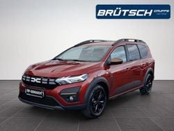Terrakottabraun metallic Gebraucht 2024 Dacia Jogger Extreme Van / Kleinbus | 21.980 € (Fairer Preis)
