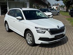 Weiß (metallic) Gebraucht 2024 Skoda Kamiq SUV | 21.450 € (Fairer Preis)