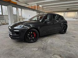 Grau Gebraucht 2023 Porsche Macan GTS SUV | 89.500 € (Fairer Preis)