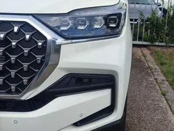 Weiß Gebraucht 2024 Ssangyong Rexton SUV | 49.500 € (Teuer)