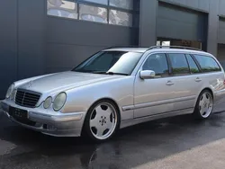 Silber Gebraucht 2001 Mercedes E320 AMG line Kombi | 7.950 €