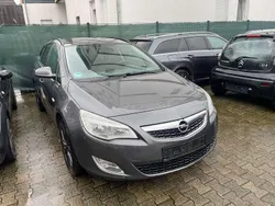 Grau Gebraucht 2010 Opel Astra Design Edition Kombi | 2.400 € (Guter Preis)