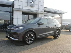 Grau Gebraucht 2025 VW Tiguan R-line SUV | 41.869 € (Fairer Preis)