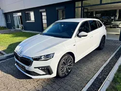 Moonweiss metallic Gebraucht 2024 Skoda Scala Drive Kleinwagen | 24.680 € (Fairer Preis)