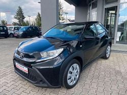 Schwarz metallic Gebraucht 2024 Toyota Aygo Comfort Kleinwagen | 15.499 € (Guter Preis)