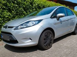 Grau Gebraucht 2012 Ford Fiesta Trend Kleinwagen | 5.250 € (Fairer Preis)