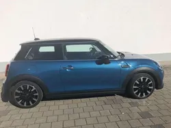 Blau Gebraucht 2023 Mini Cooper Classic Kleinwagen | 22.500 € (Etwas zu teuer)