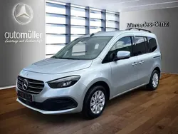 Helvinsilber Gebraucht 2023 Mercedes 180 Progressive Limousine | 27.965 € (Fairer Preis)