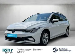 Weiß Gebraucht 2023 VW Golf VIII Life Kombi | 21.350 € (Fairer Preis)