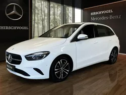 Weiß Gebraucht 2024 Mercedes B180 Progressive Van / Kleinbus | 28.580 € (Guter Preis)