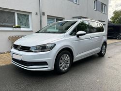 Weiß Gebraucht 2019 VW Touran Van / Kleinbus | 12.800 € (Fairer Preis)
