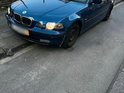 Blau Gebraucht 2002 BMW 316 Lifestyle Coupé | 1.350 € (Guter Preis)