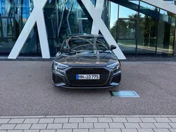 Grau Gebraucht 2023 Audi A3 S-Line Limousine | 29.999 € (Teuer)