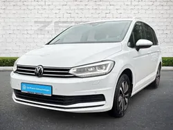 Weiss Gebraucht 2023 VW Touran Move Van / Kleinbus | 33.925 € (Fairer Preis)
