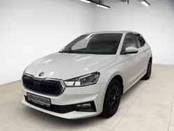 Moonweiss metallic met. Gebraucht 2024 Skoda Fabia Style Kleinwagen | 19.960 € (Guter Preis)