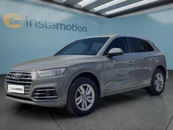 Grau Gebraucht 2020 Audi Q5 Design SUV | 27.149 € (Guter Preis)