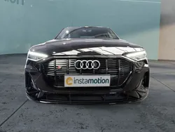 Schwarz Gebraucht 2022 Audi e-tron SUV | 59.747 €