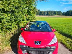Rot Gebraucht 2006 Peugeot 207 Limousine | 2.777 € (Etwas zu teuer)