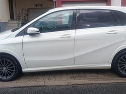 Weiß Gebraucht 2016 Mercedes 250 Limousine | 11.500 €