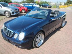 Blau Gebraucht 1999 Mercedes CLK230 Elegance Cabrio | 6.490 € (Fairer Preis)