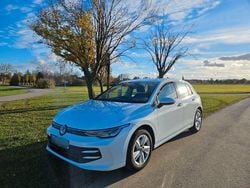 Weiß Gebraucht 2024 VW Golf VIII Life Limousine | 22.450 € (Guter Preis)